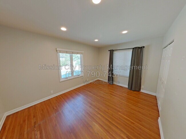 Building Photo - 1424 Salinas Pl