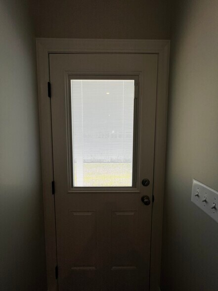 Building Photo - 809A Sarah Rebecca Dr