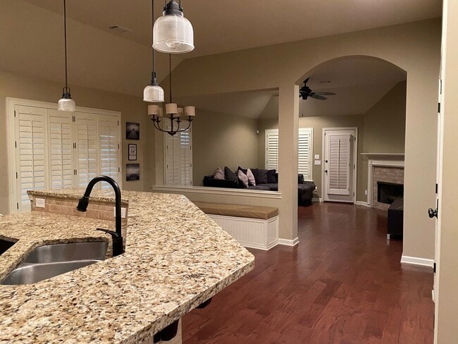 Building Photo - 741 Evanwood Dr