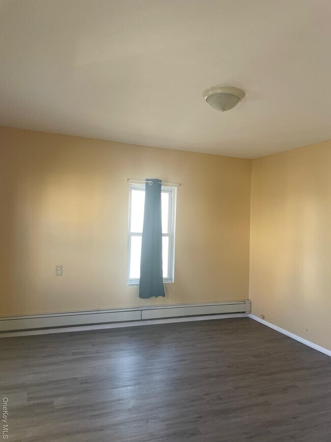 Building Photo - 44 Broad St