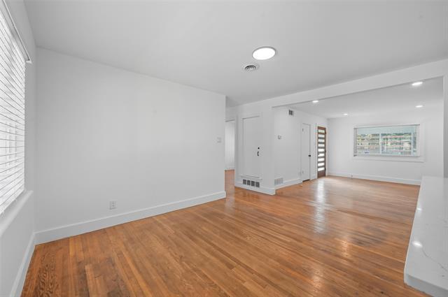 Building Photo - 2251 Hartline Dr
