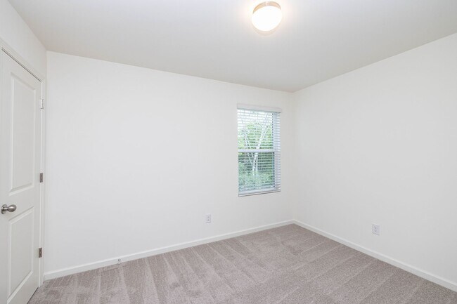 Building Photo - 436 Kinnerton Pl