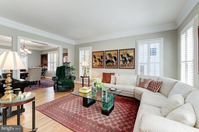 Building Photo - 2945 Oakton Knoll Ct