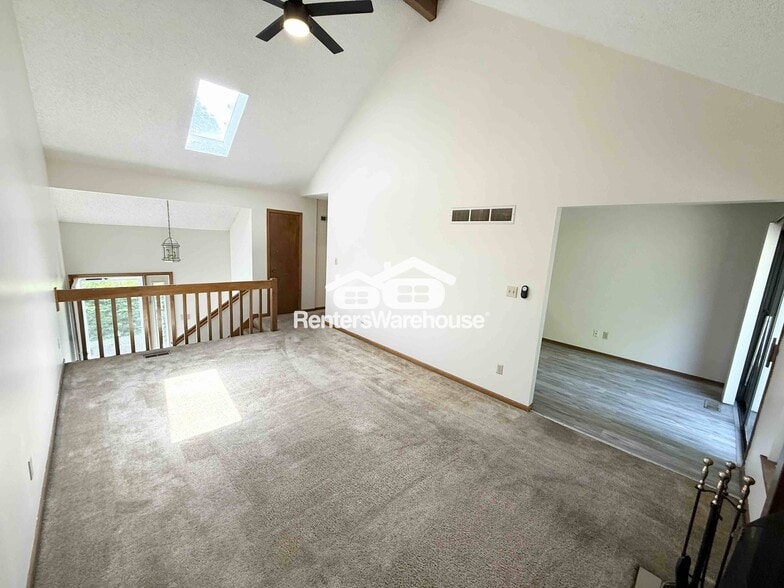 Building Photo - 612 SE Kristi Ln