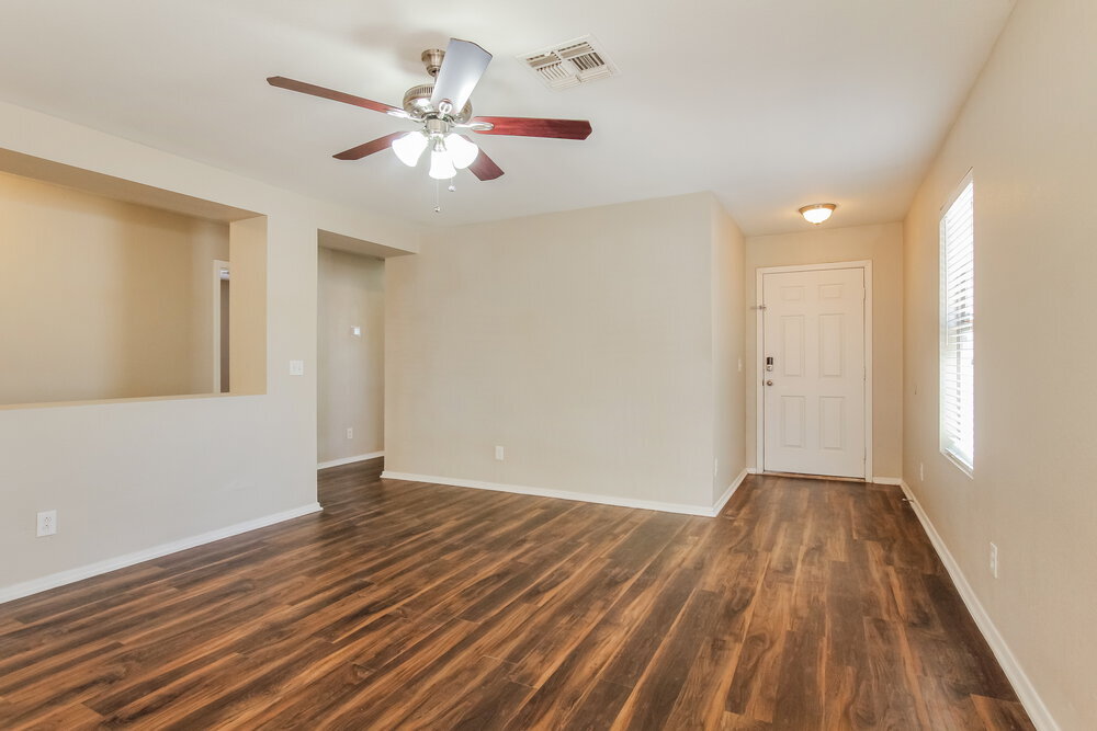 Building Photo - 2299 E Peach Tree Dr