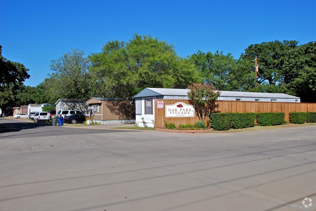 Primary Photo - Oak Park Village