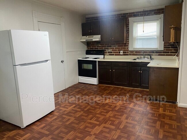 Building Photo - 308 Bartlett St