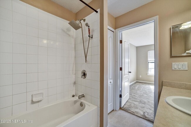 Building Photo - 480 Cabernet Pl