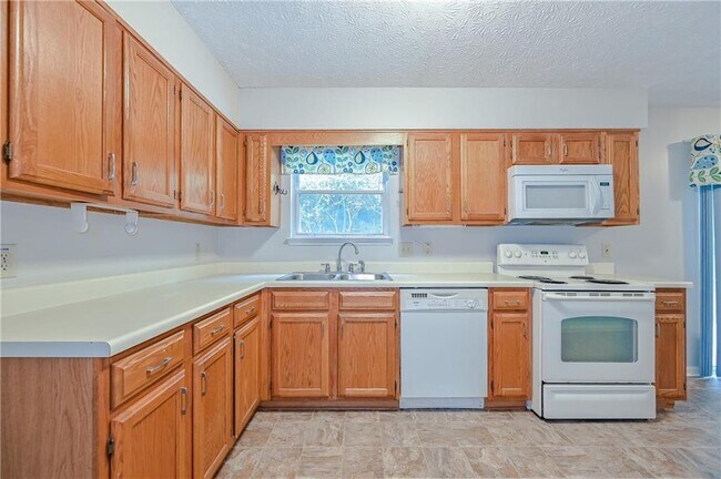 Building Photo - 3991 E Meadow Dr