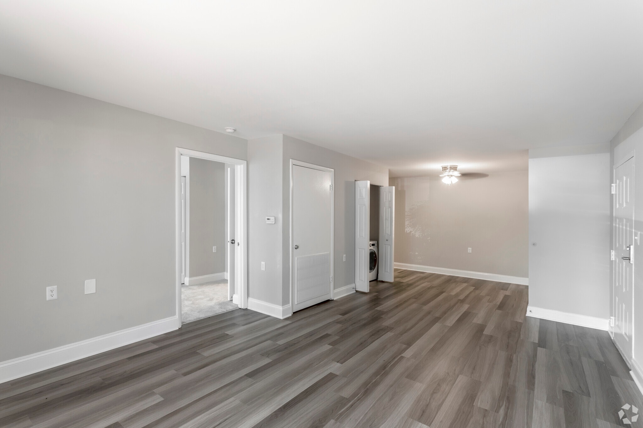 1 BR, 1 BA - 792 SF - Poplar Glen