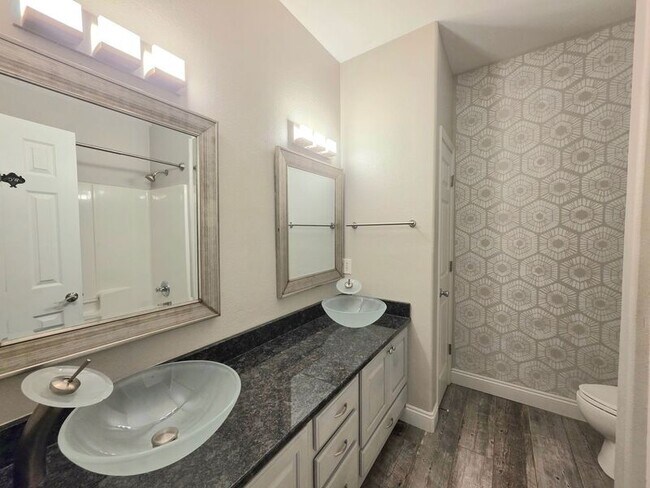 Building Photo - 1643 Kalakaua Ct