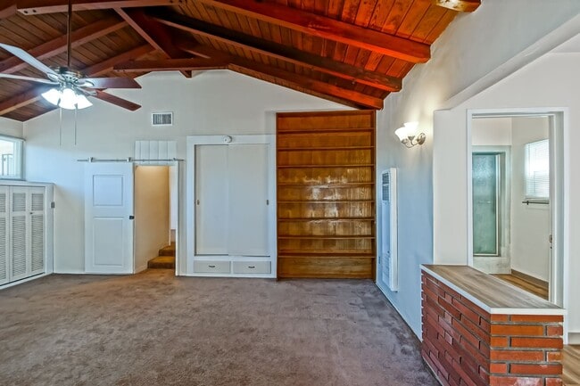 Building Photo - ***$500 OFF FIRST MONTHS RENT*** SPACIOUS, BRIGHT & AIRY, 3BR2BA HOME W/ GREAT OUTDOOR SPACE, LAR...