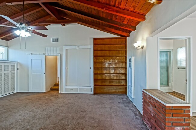 Building Photo - SPACIOUS, BRIGHT & AIRY, 3BR2BA HOME W/ GR...
