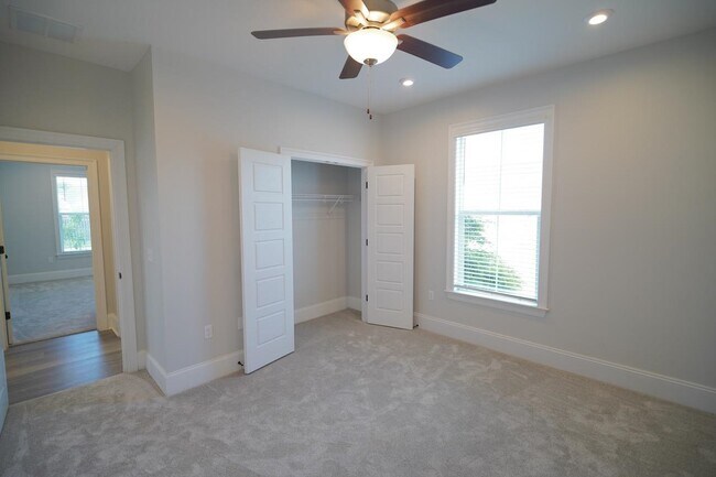 Building Photo - 3846 Arbor Dr