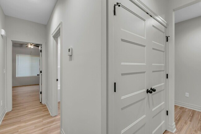 Building Photo - 1923 Sutton Ct