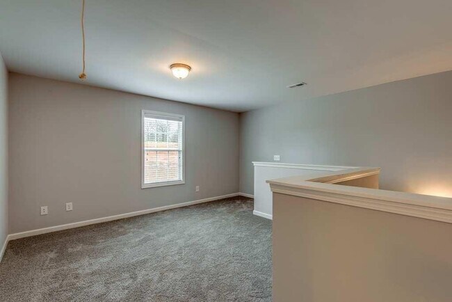 Building Photo - COMING SOON!   Fairview Station Charmer!  Perfectly comfortable 4/2.5 family home close to Westwo...