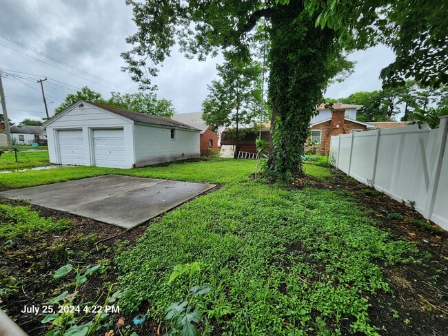 Building Photo - 2804 Mapleton Ave