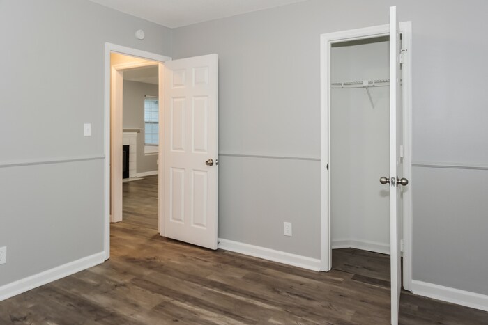 Building Photo - 13905 SW Clovis Cir