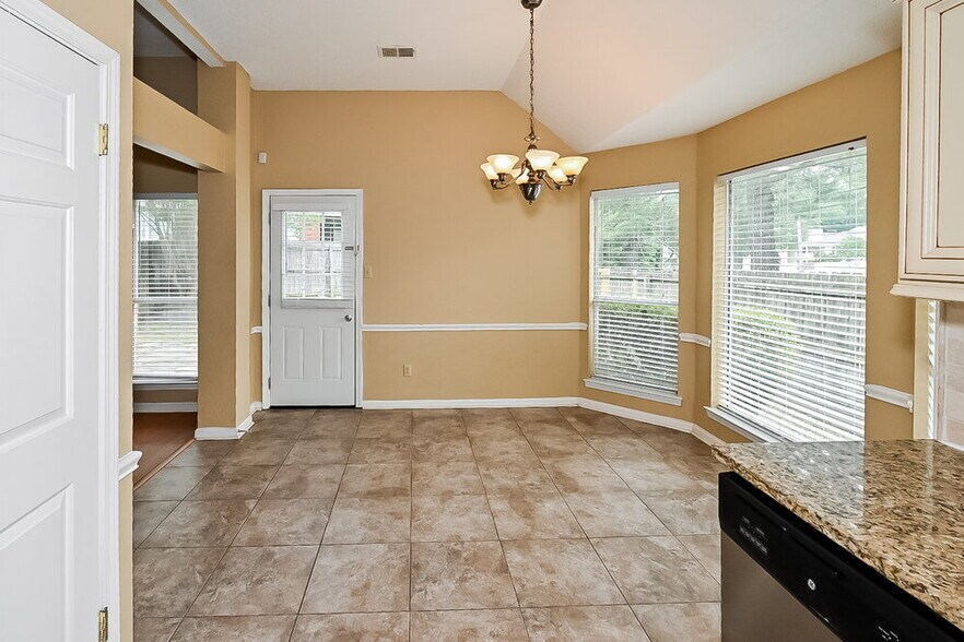 Building Photo - 8169 Oak Moss Cove