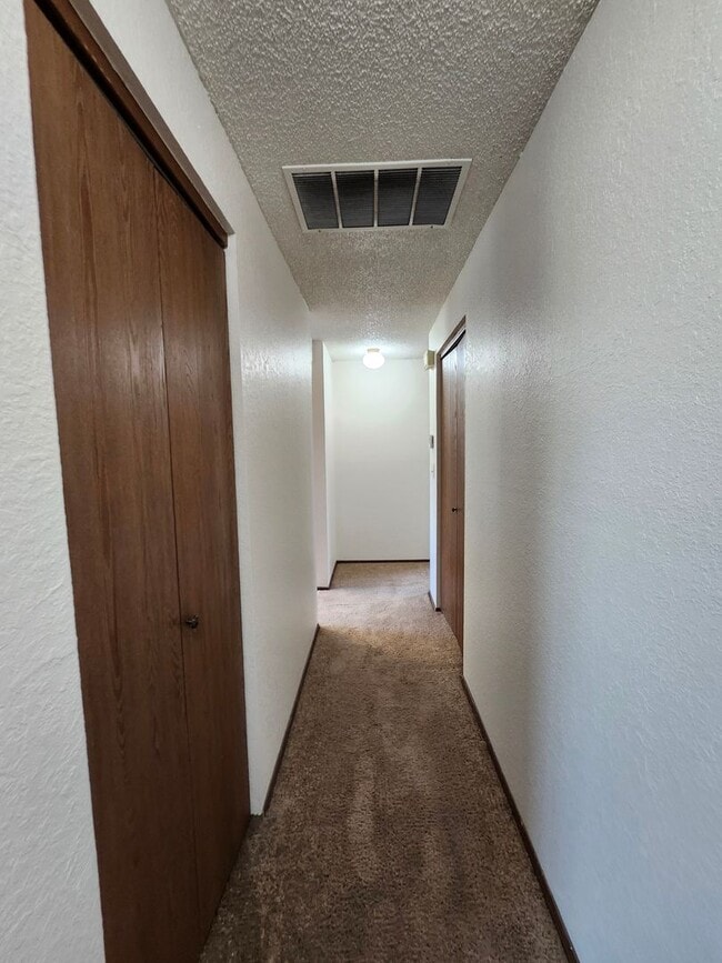 Building Photo - Spacious One Level 4 Bedroom, All New Kitchen Appliances, Landscaping Included!