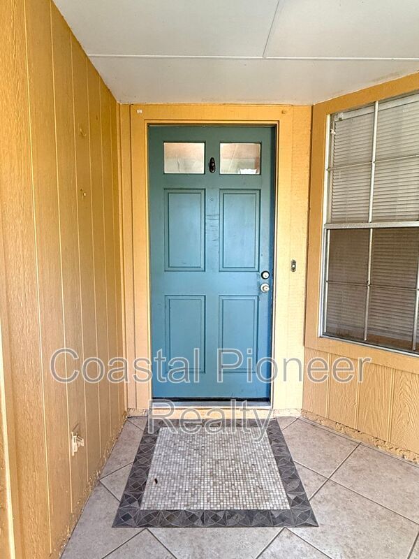 Building Photo - 1412 High Knoll Dr