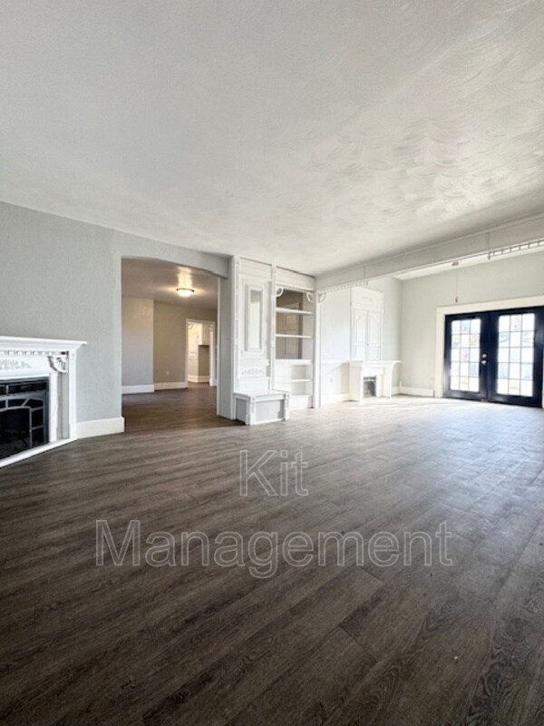 Building Photo - 1141 Earlwood Ave