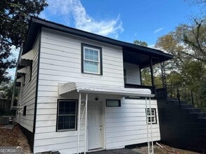 Building Photo - 5 1/2 Walker St