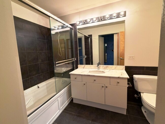 Building Photo - 1720 S Michigan Ave