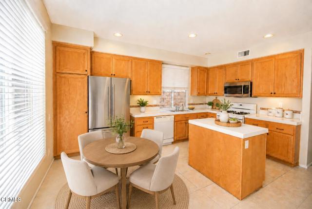 Building Photo - 4576 La Tuna Ct