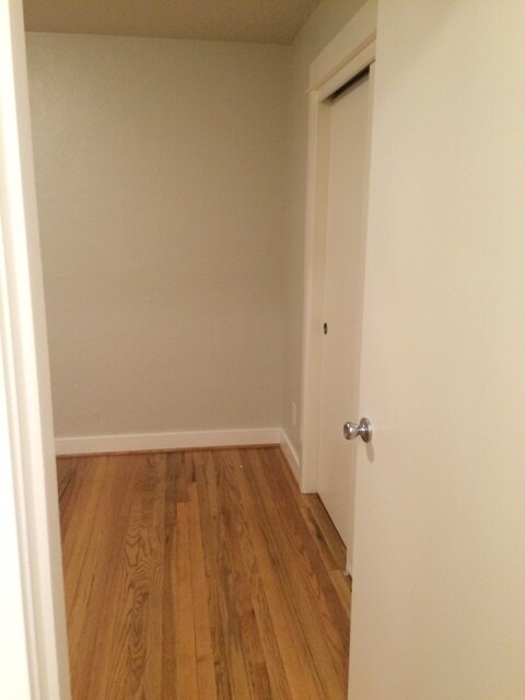Building Photo - Modern Remodel Spacious 2BD University Par...