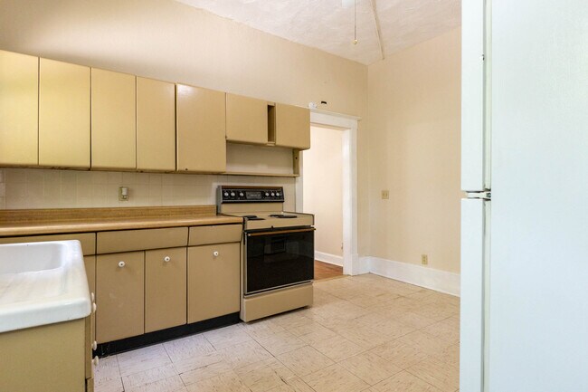 Building Photo - Mill St