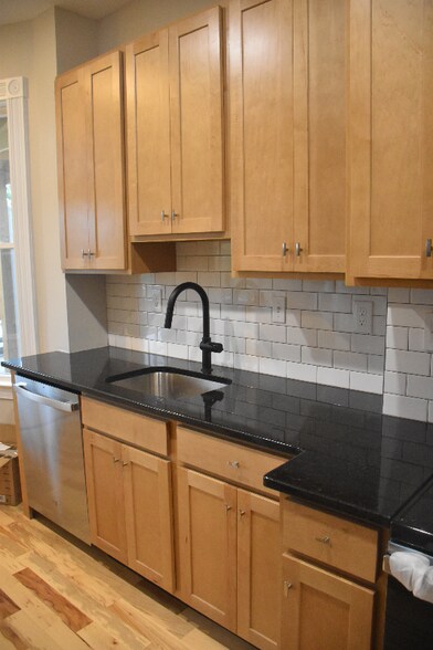 Building Photo - 1527 Druid Hill Ave