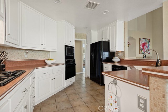 Building Photo - 1521 Fairway Oaks Ave