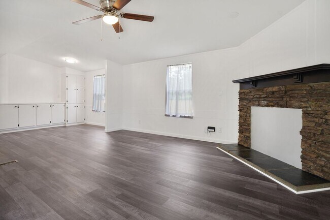 Building Photo - 21950 Caney Dr