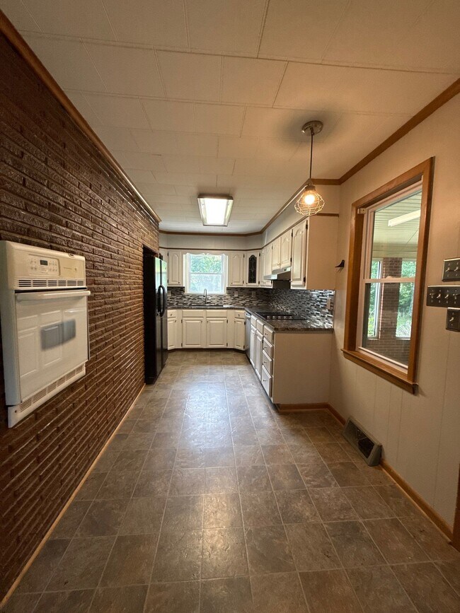 Building Photo - 14907 TN-59