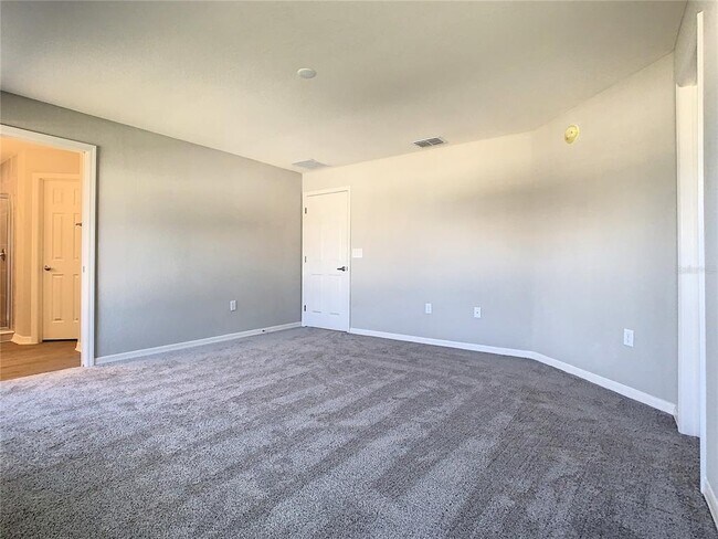 Building Photo - 4466 Hummingbird Ln