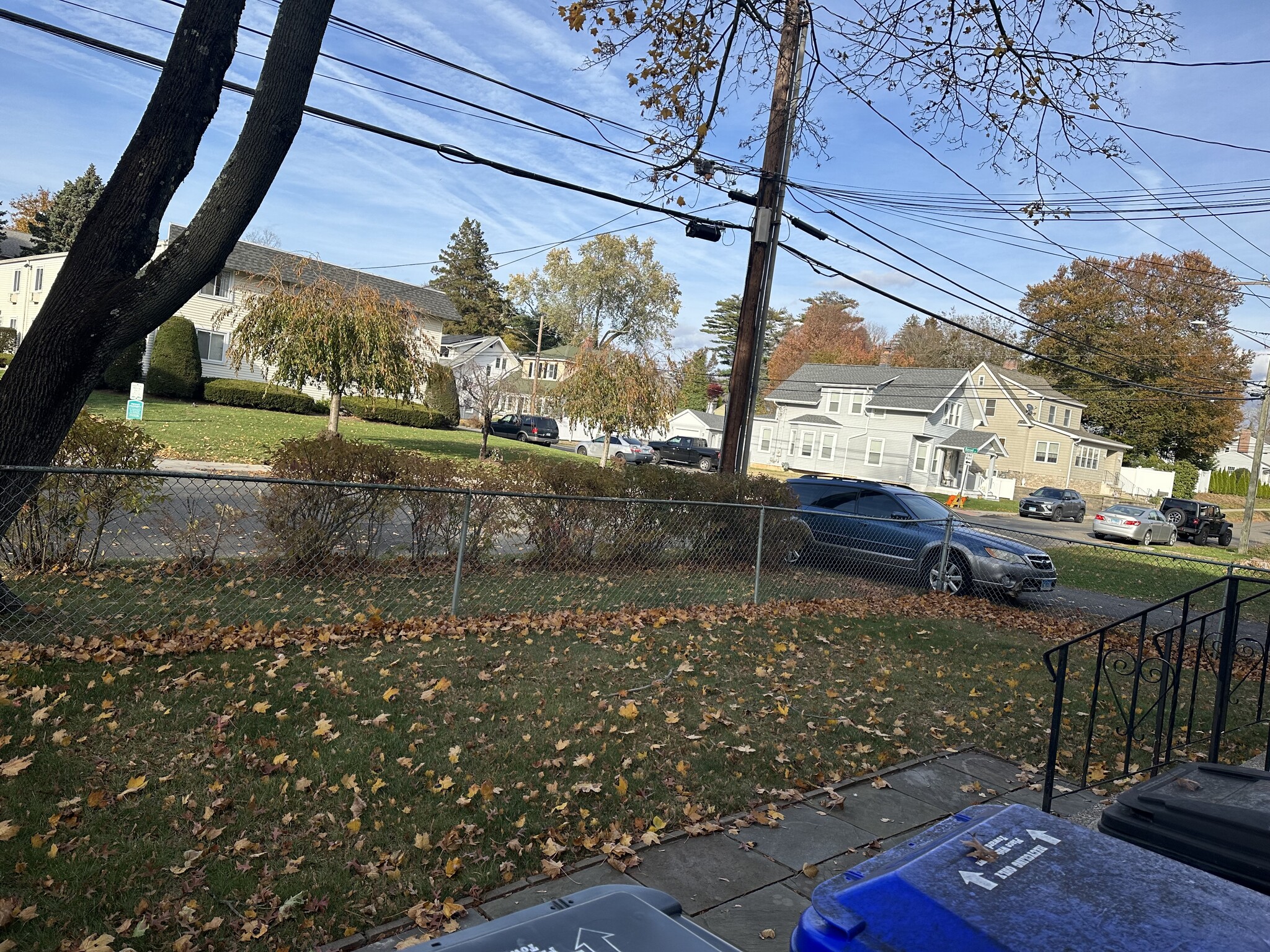 Building Photo - 63 Elm St