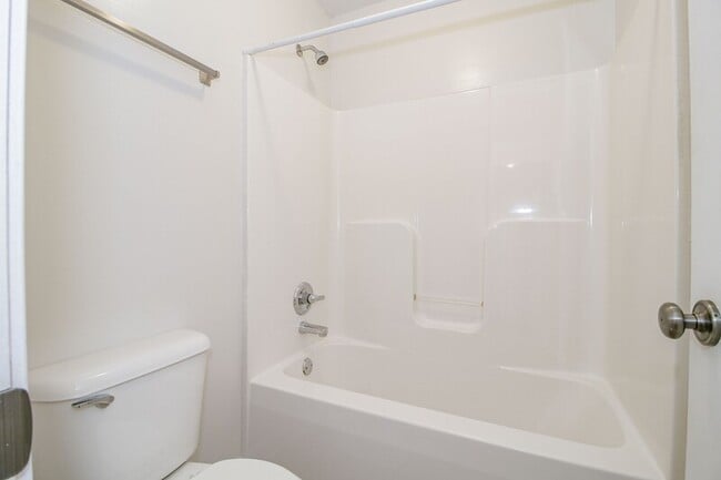 Building Photo - 299-E2 Raleigh Dr