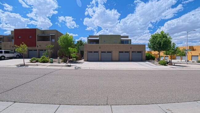 Building Photo - 1651 Domino Dr SE