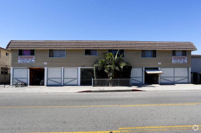 Building Photo - Wilmington Villas