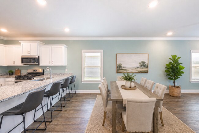 Building Photo - 32667 Revere Dr