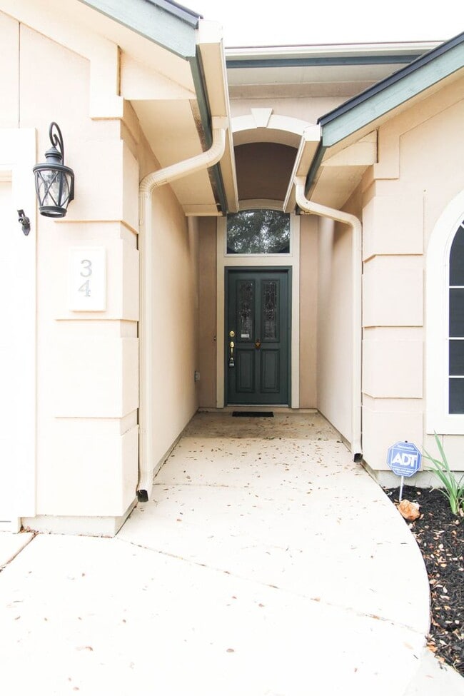 Building Photo - 34 Silverhorn Dr