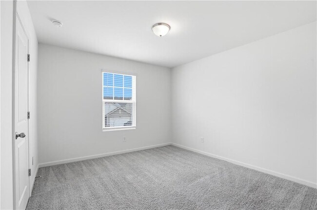 Building Photo - 395 Knightsbridge Ln