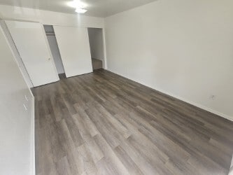 Building Photo - 504 Jeanell Dr
