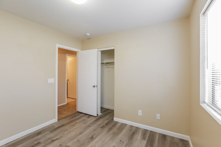 Building Photo - 4621 W Carson Rd