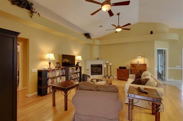 Building Photo - 9945 Rail Cir