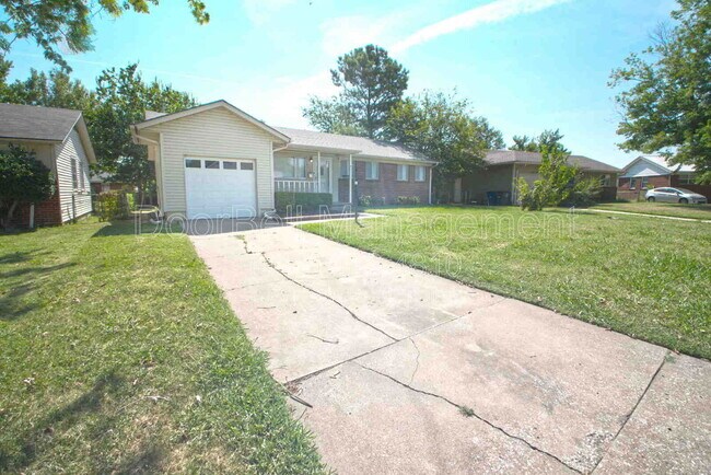 Building Photo - 2713 S Norwood Ave