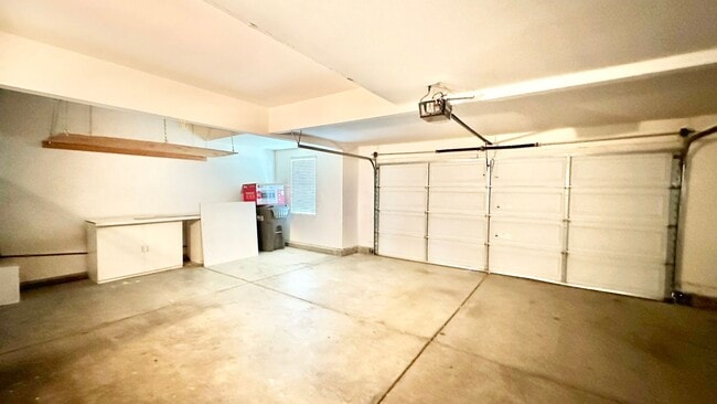 Building Photo - Wonderful Executive Style Two-Story Home in Beautiful Murrieta Oaks Community!