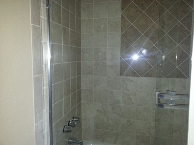 Building Photo - 2 bed/ 1 bath townhouse with garage in Santee