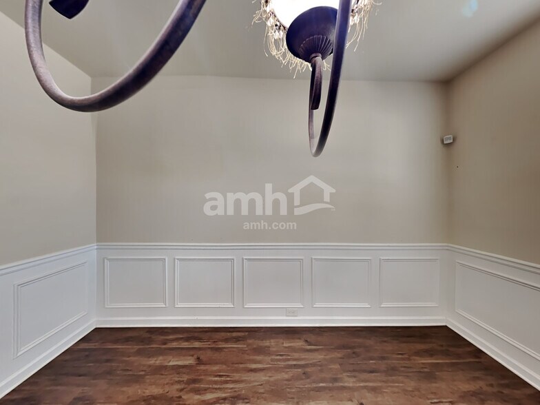 Building Photo - 1500 Woodberry Ct